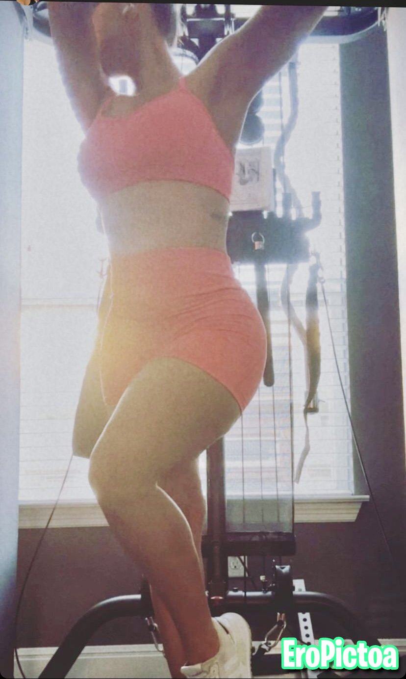 Texas pawg Robyn fields photo featuring bigass
