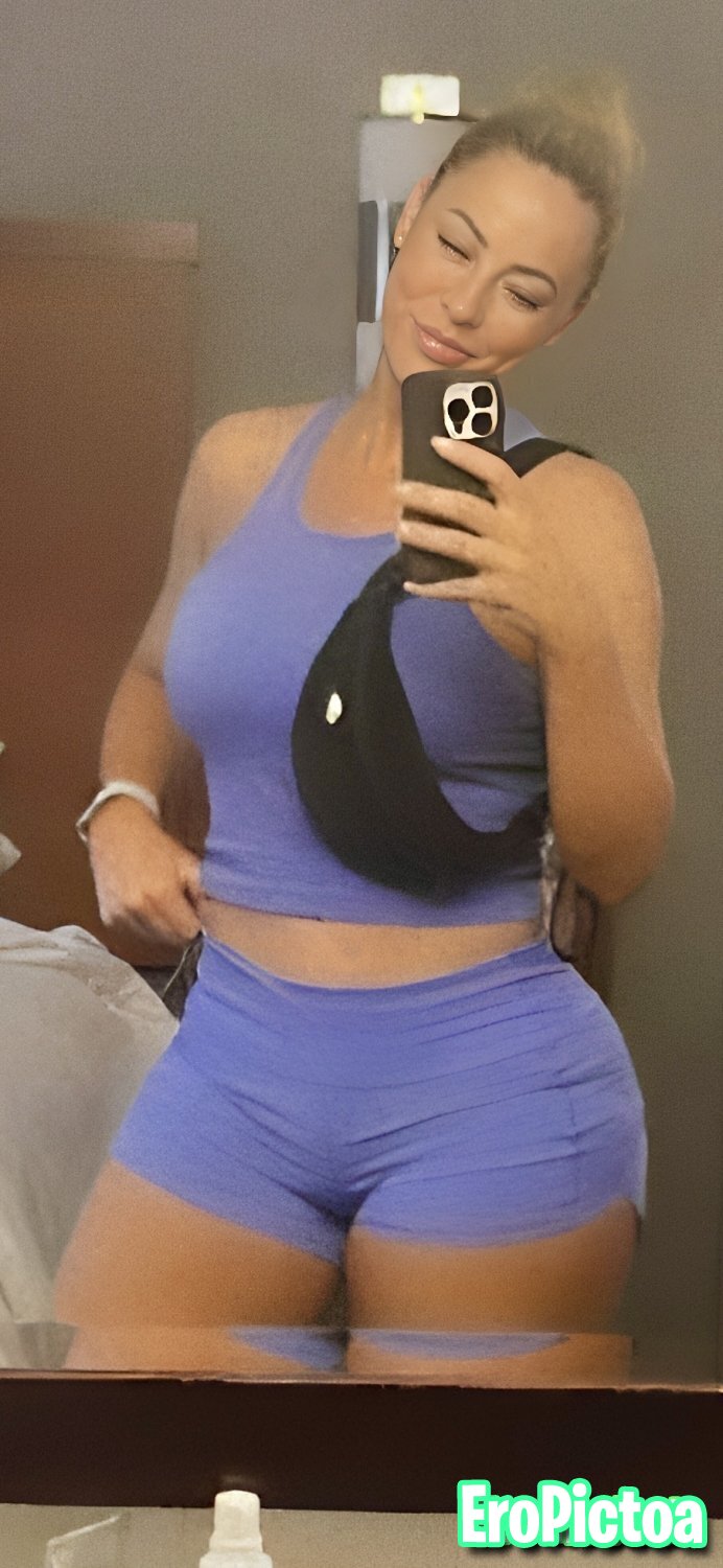Texas pawg Robyn fields photo featuring pawg