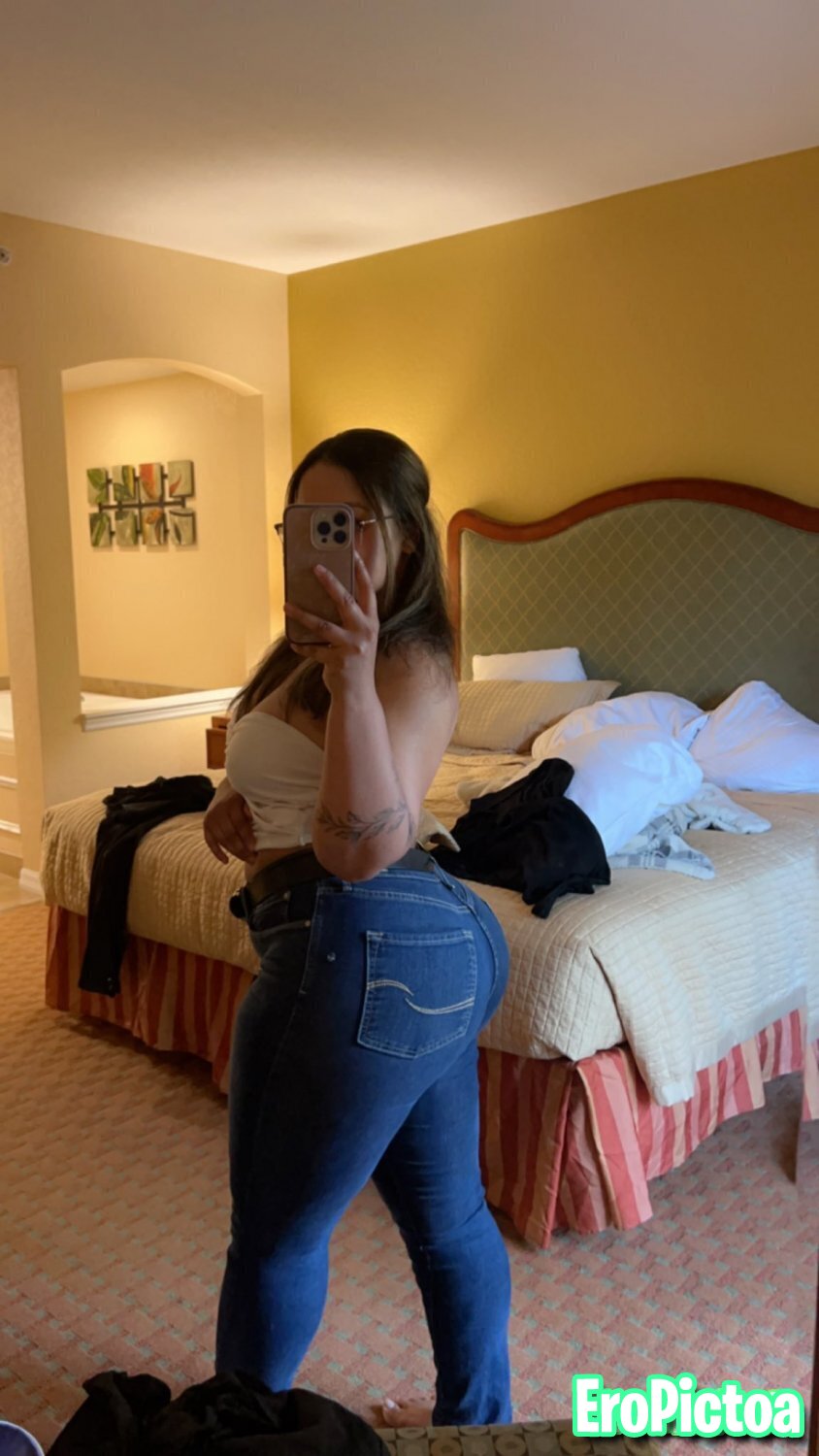 Tiktok thot Hassy photo featuring ass