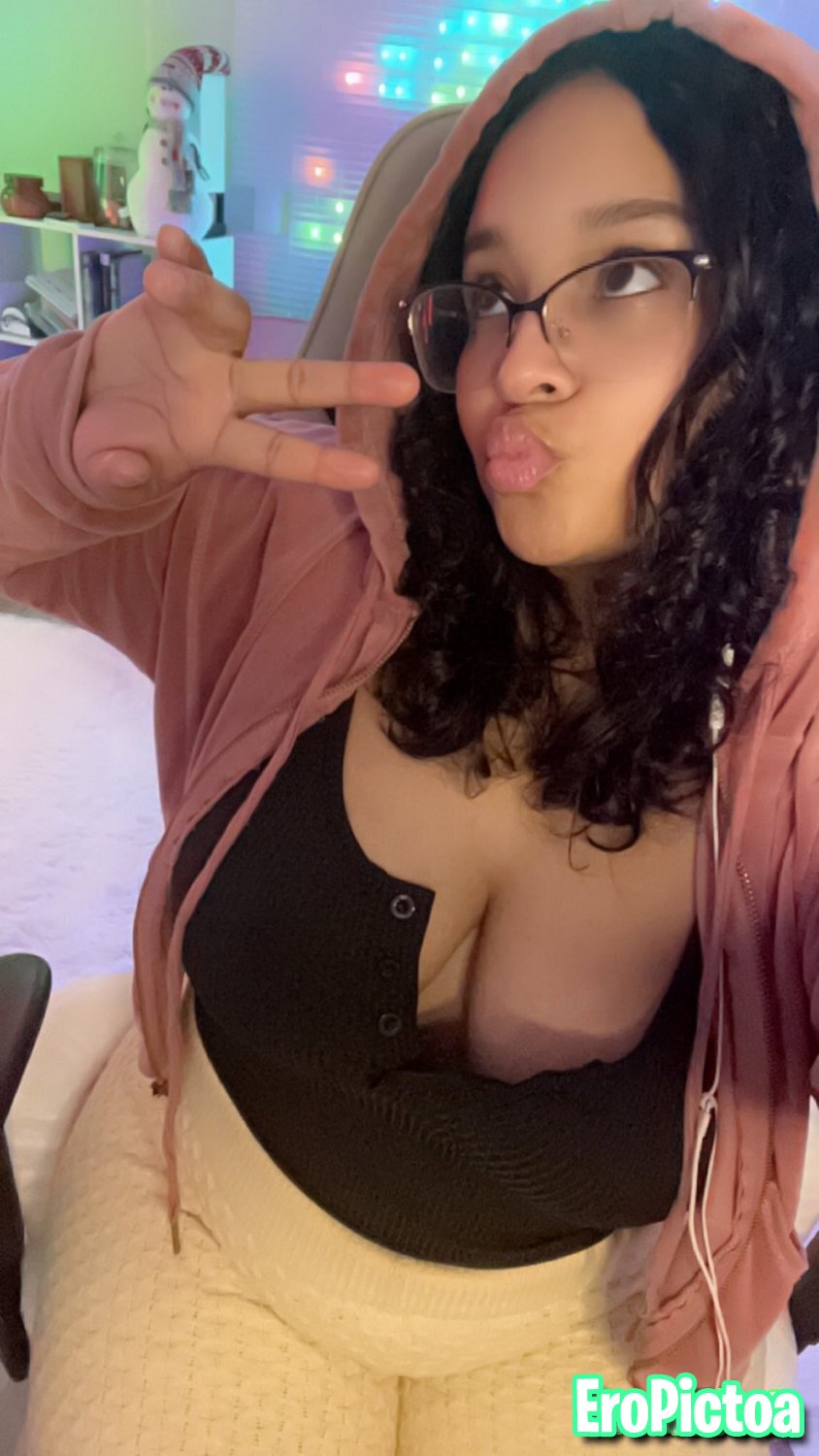 Tiktok thot Hassy photo featuring tiktok