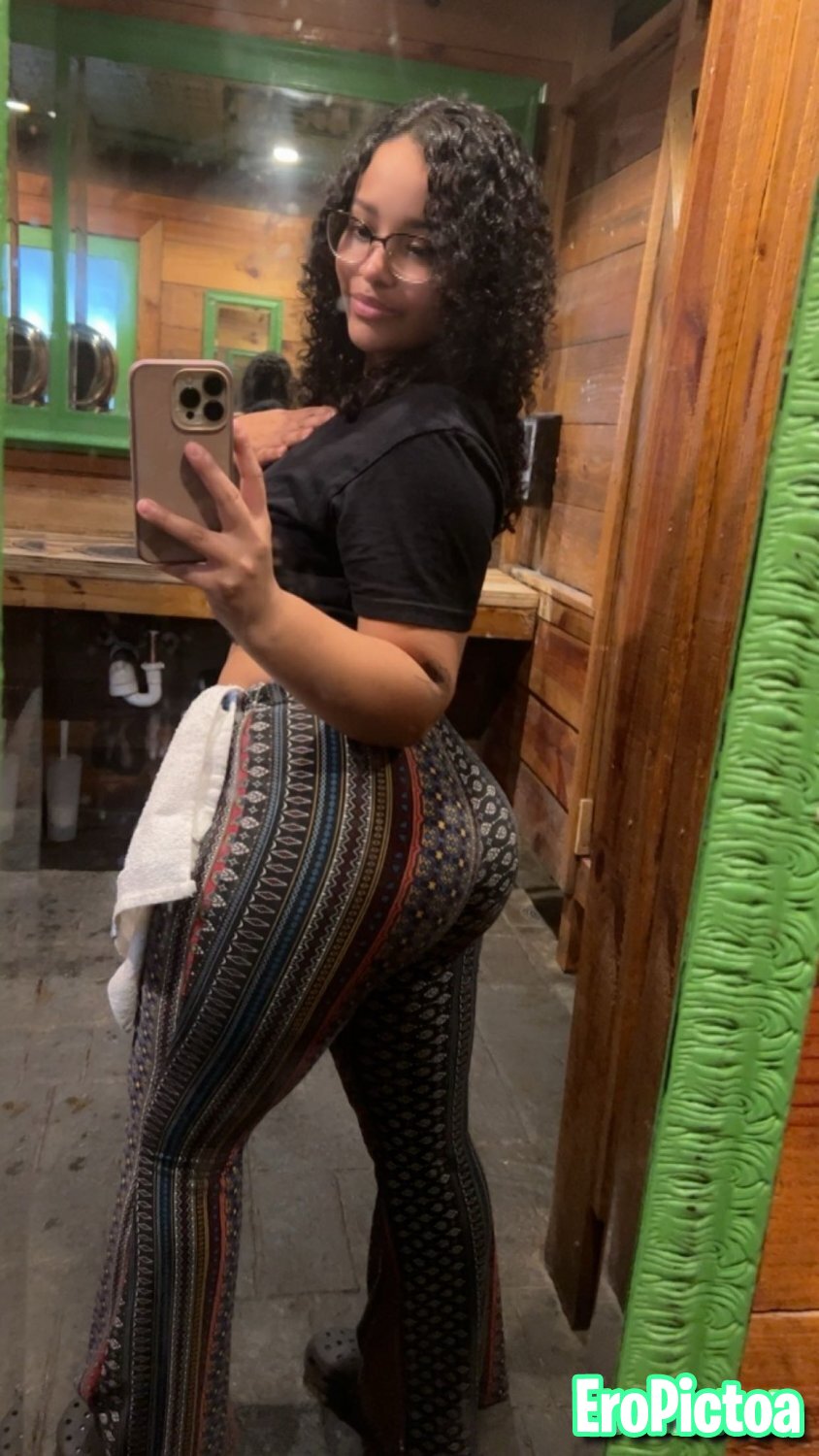 Tiktok thot Hassy photo featuring ass