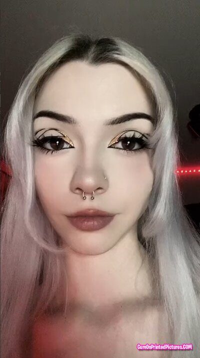 Thumbnail for Goth streamer and TikTok slut sucking cock (ai)