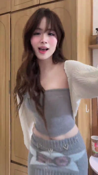 Thumbnail for Bắn tinh em tiktoker Linh Tít