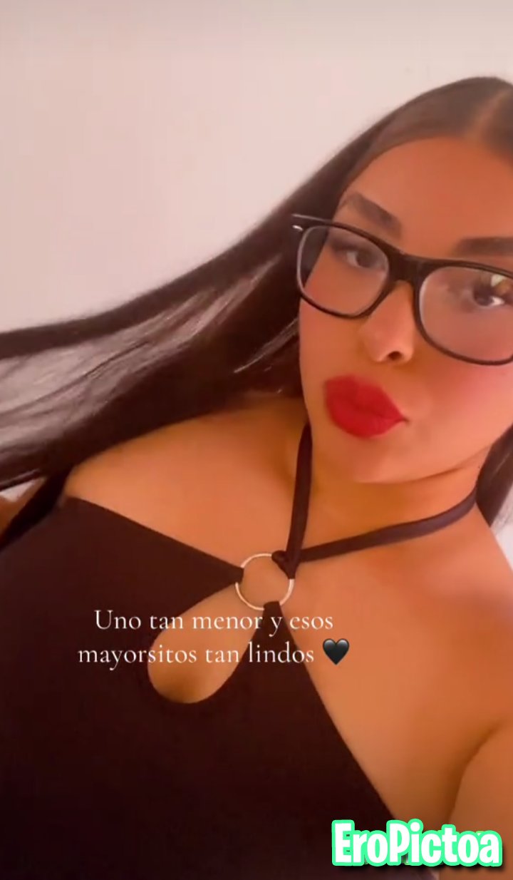 Teresita Güila https://vt.tiktok.com/ZSk6WHpLX/ photo featuring Mujer En Chanclas