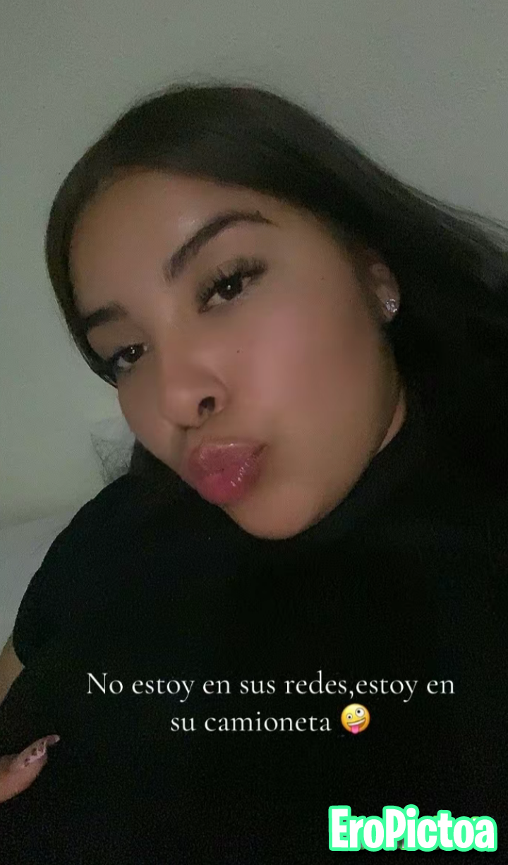 Teresita Güila https://vt.tiktok.com/ZSk6WHpLX/ photo featuring Mujer En Chanclas