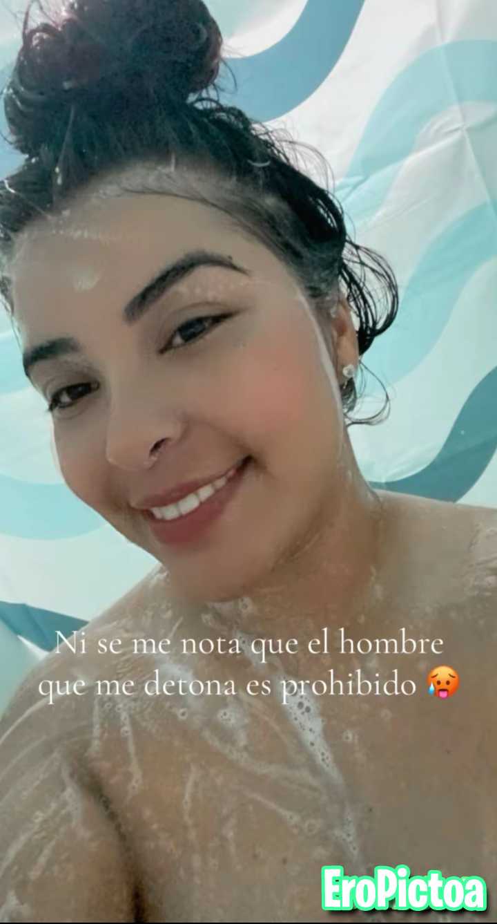 Teresita Güila https://vt.tiktok.com/ZSk6WHpLX/ photo featuring Mujer En Chanclas