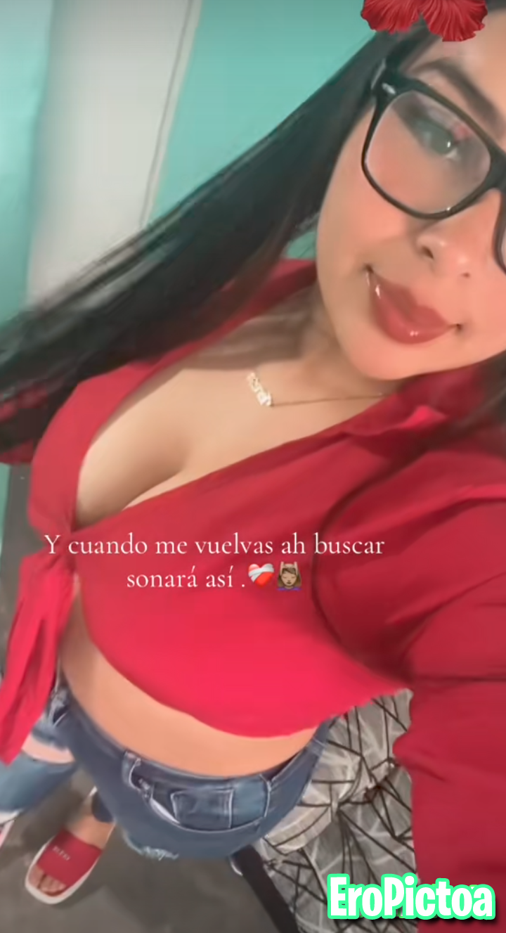 Teresita Güila https://vt.tiktok.com/ZSk6WHpLX/ photo featuring Mujer En Chanclas