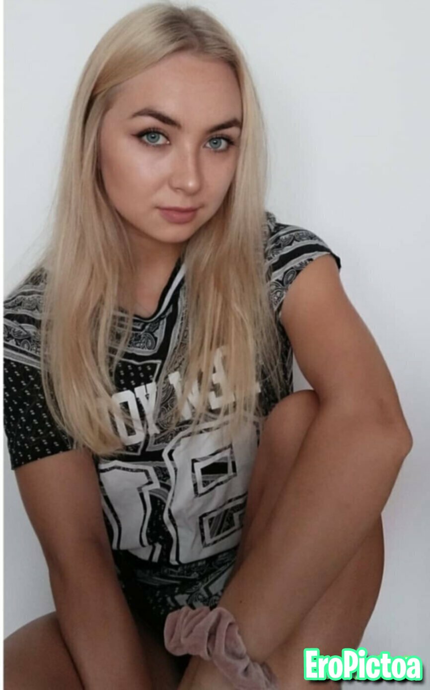 Submitted: Cumslut Kamila photo featuring Skinny