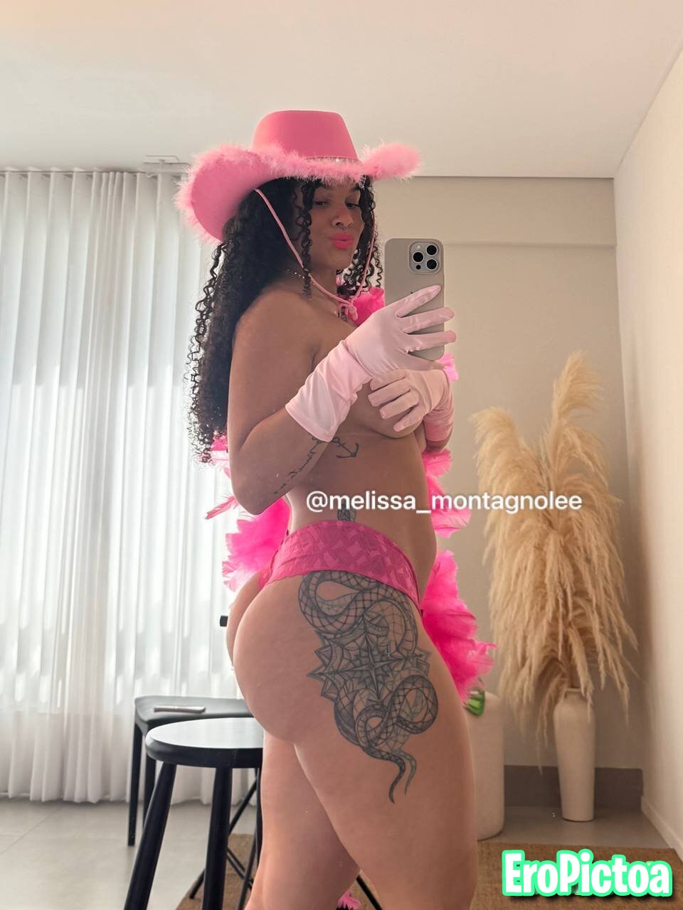 Melissa careta photo