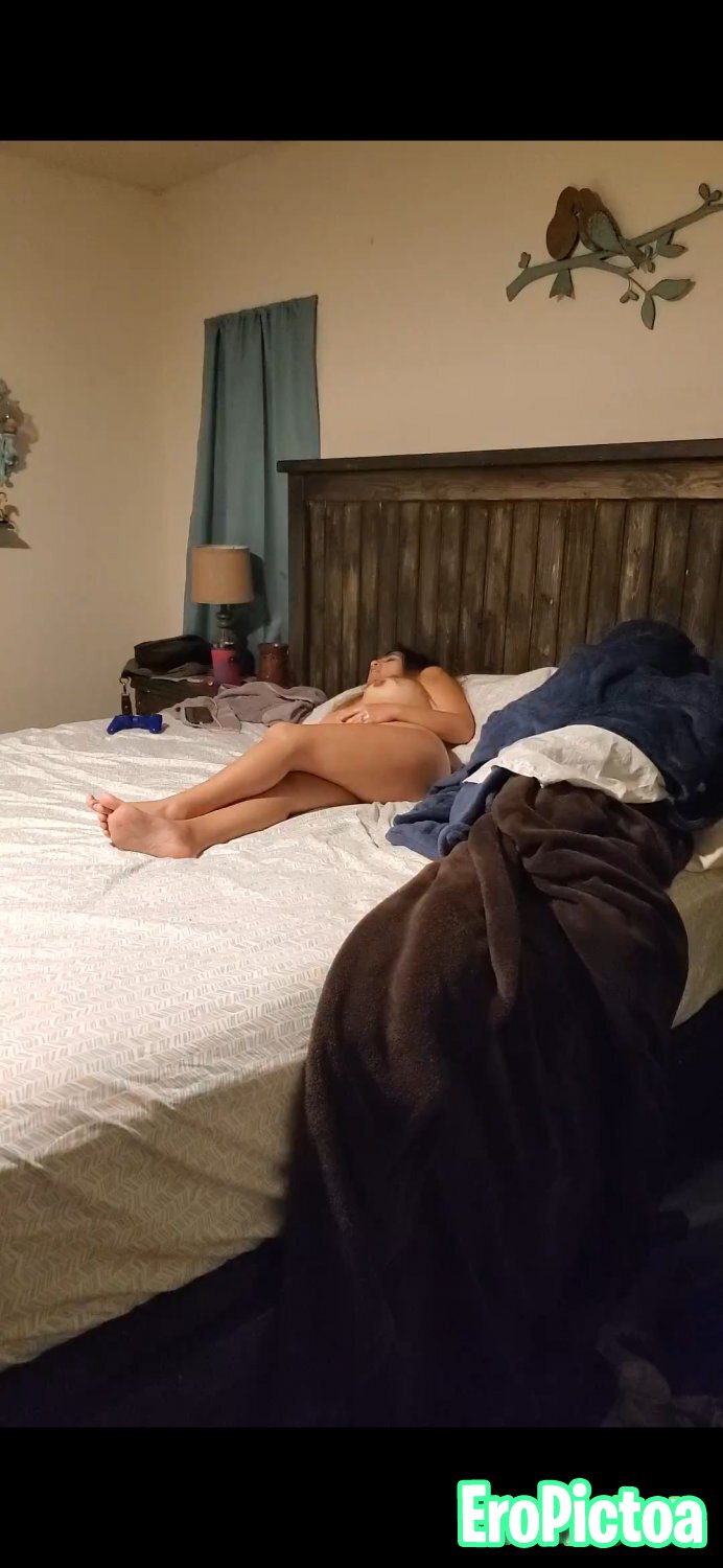 Webslut Sara photo featuring Couch - Part 15