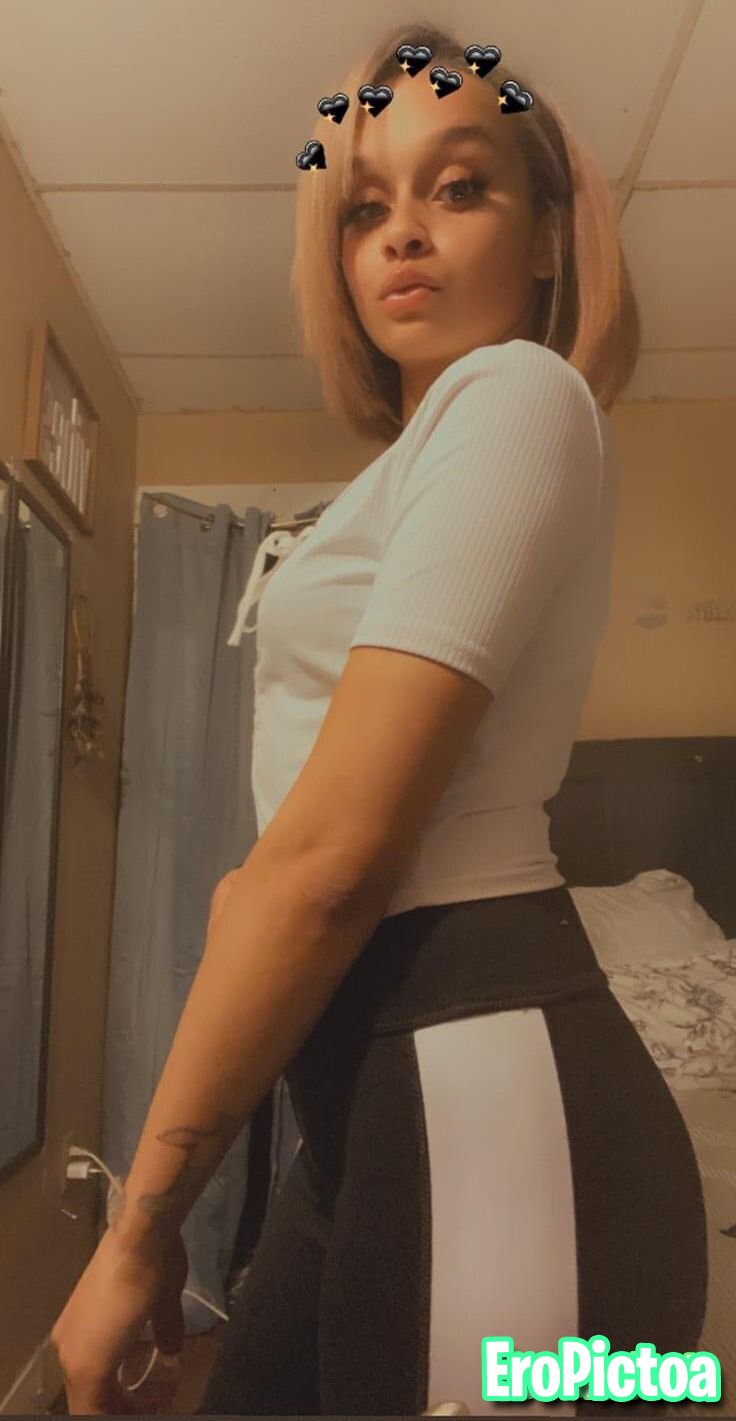 Cousin #2 hacked icloud photo featuring Latina - Part 1