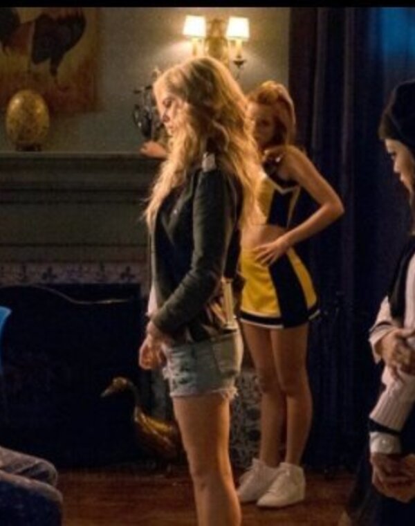 Thumbnail for Samara Weaving leaked nudes