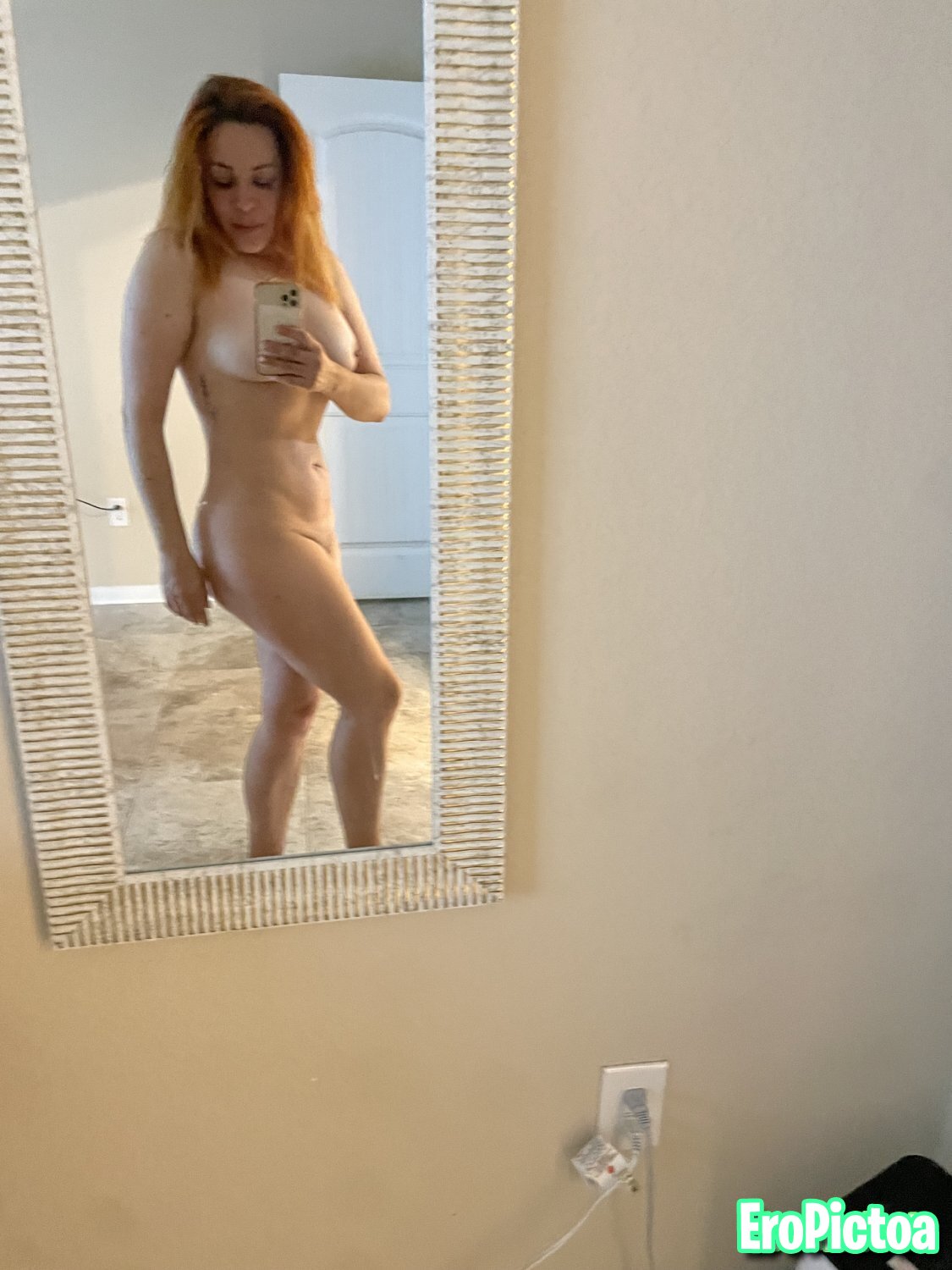 39 yr old Latina photo featuring redhead - Part 22