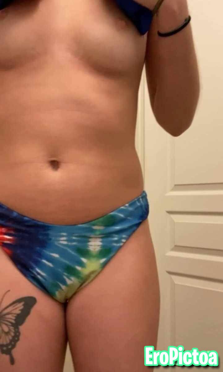 College girlfriend exposed photo featuring 18