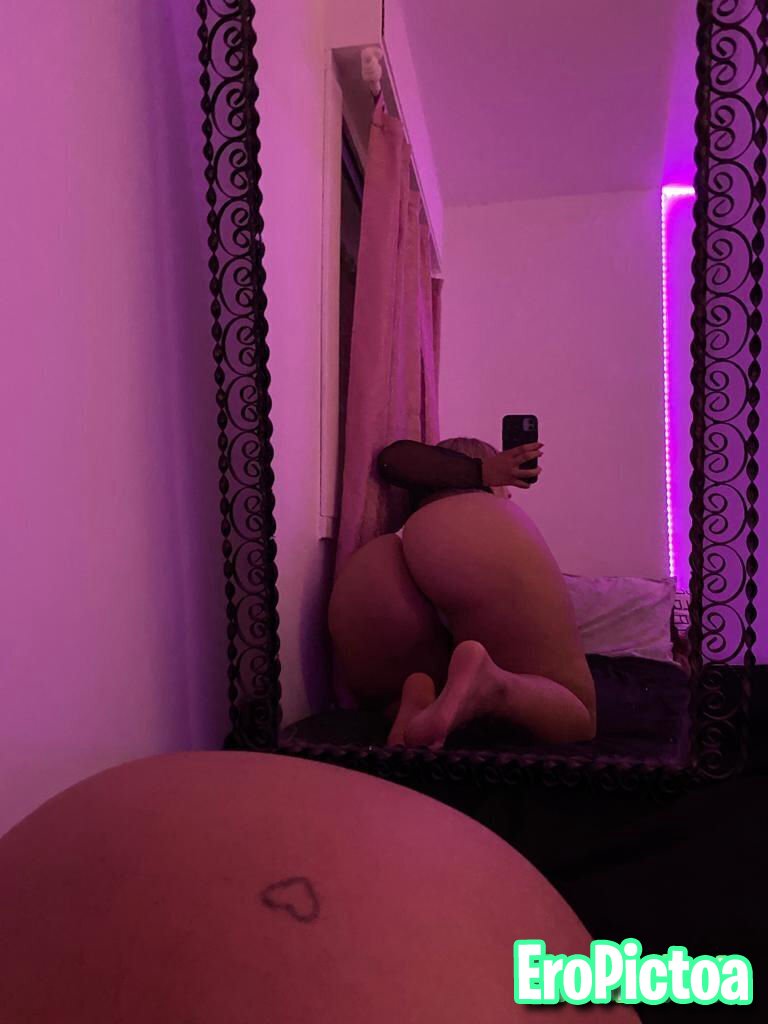 sofi barreiro photo featuring streamer