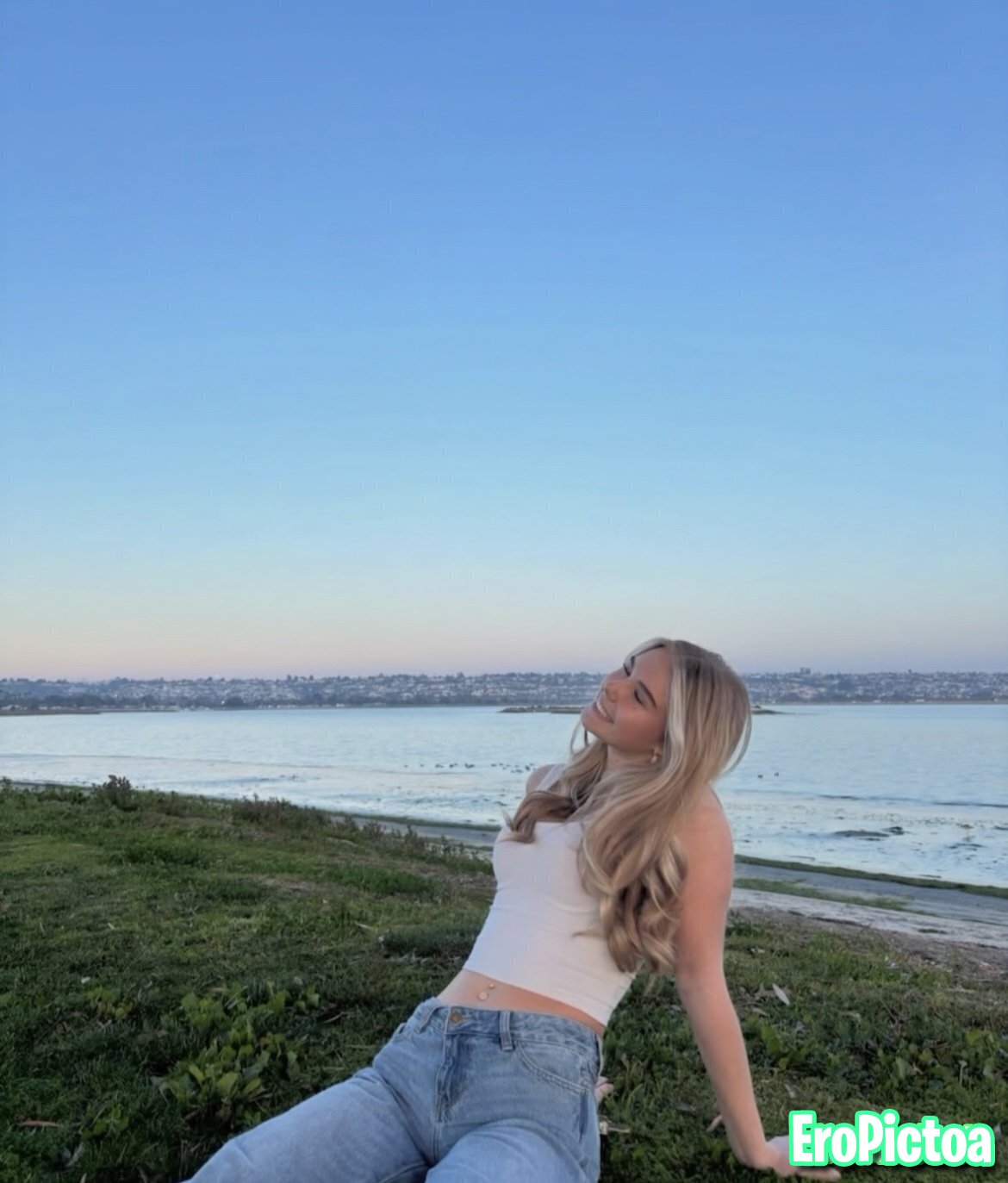 haileys leaks photo featuring dyed hair