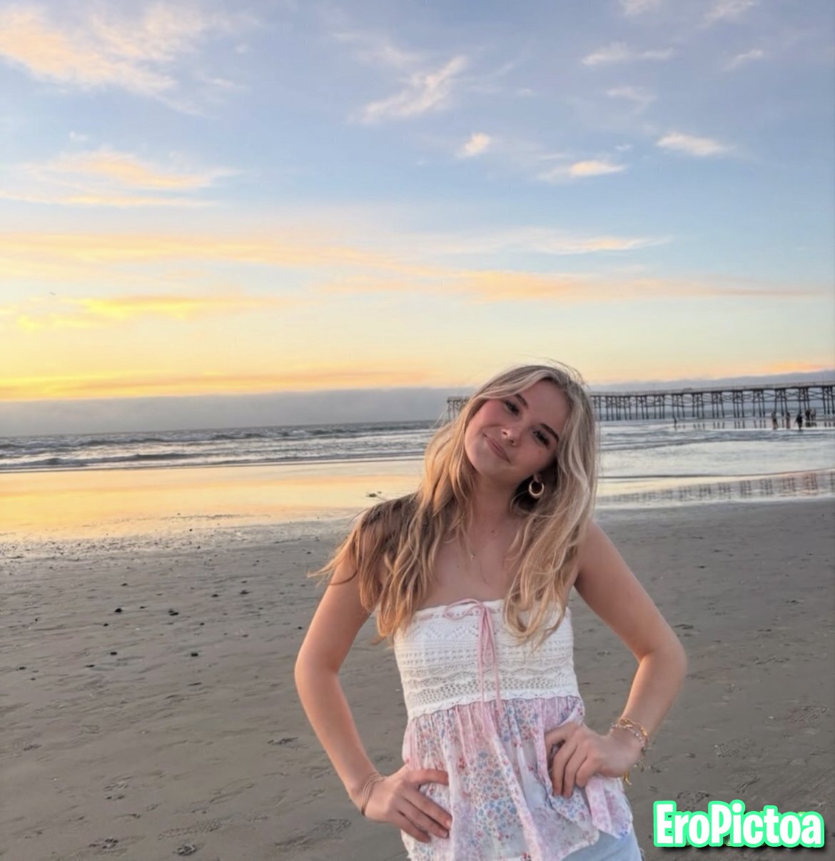 haileys leaks photo featuring teen