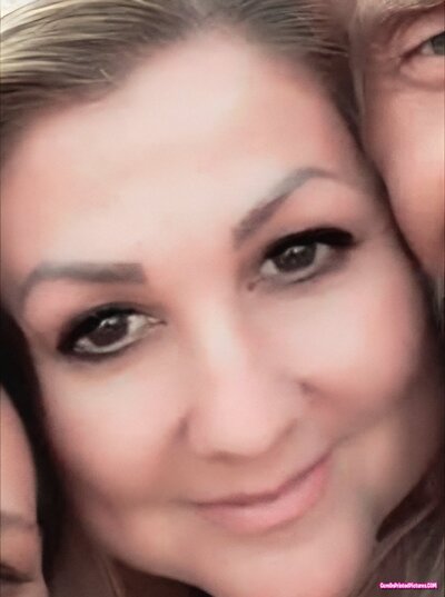 Thumbnail for I love this milf