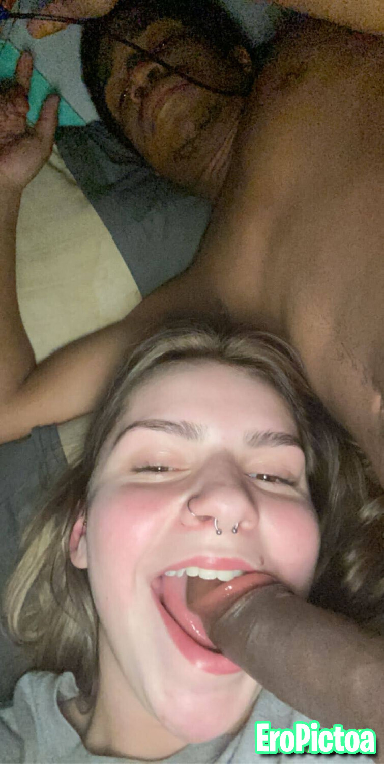 18YO BBC LOVER 😍 MEGA photo