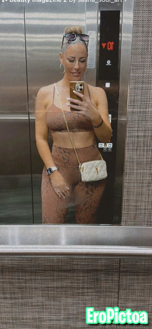 Robyn Fields hotwife photo featuring Bigass - Part 18