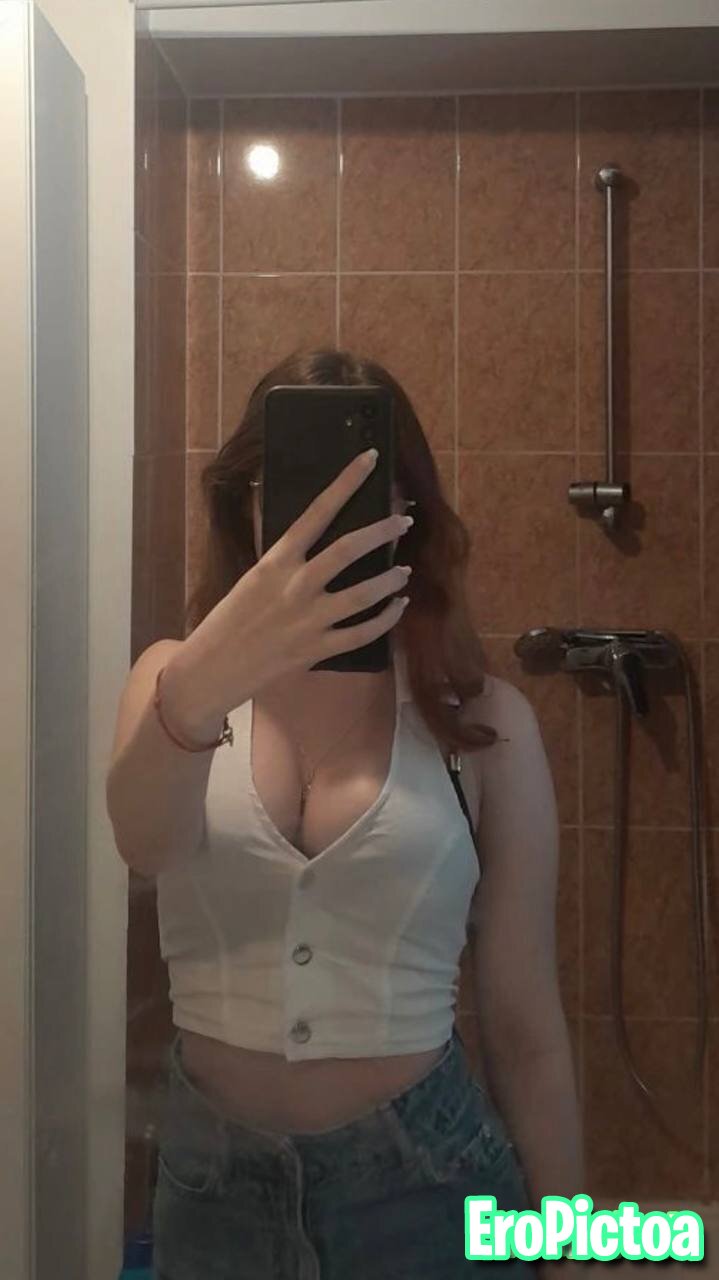 Elyhana 18yo photo featuring Slut