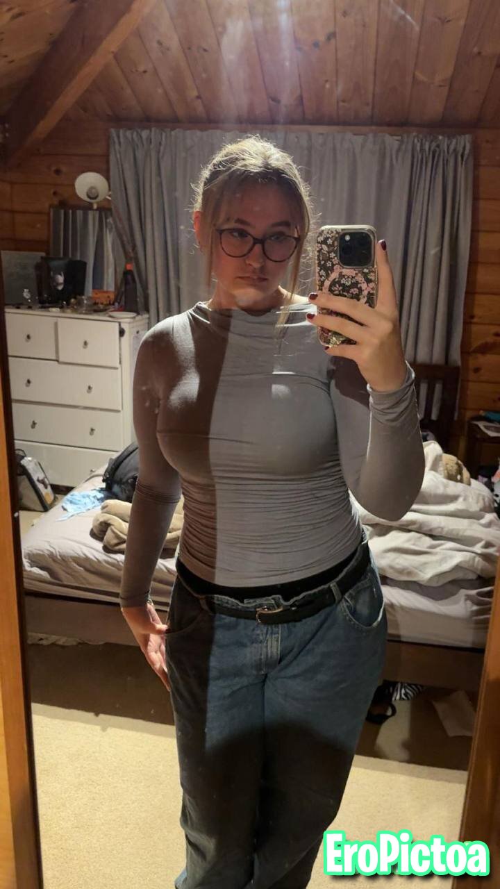 Emy 18yo slut photo featuring Nipples