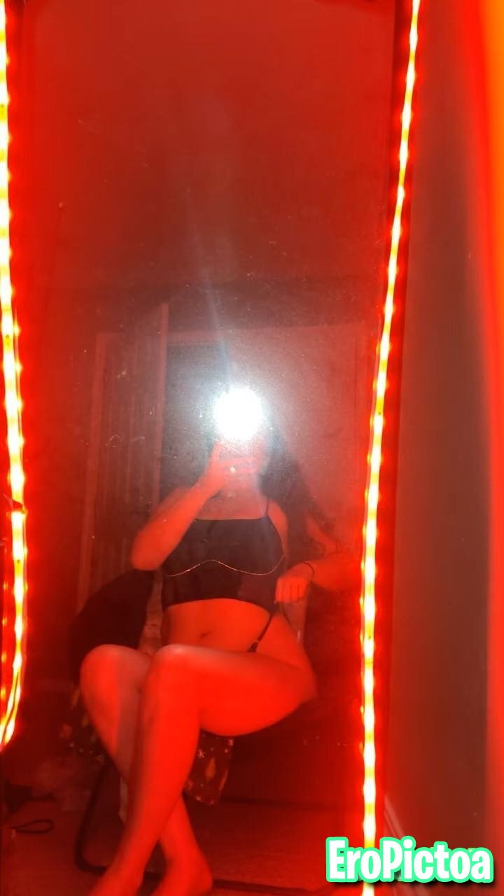 18yo pawg leaked photo featuring Snowbunny
