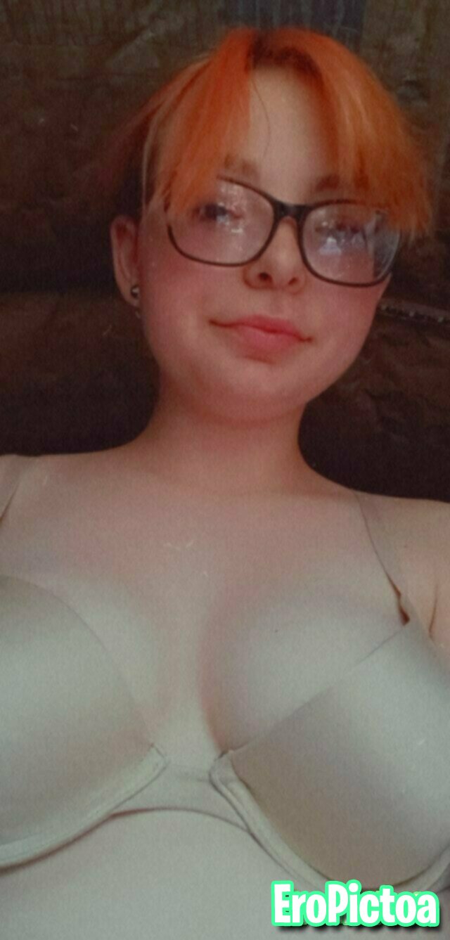 slut Ash 18yo photo - Part 3