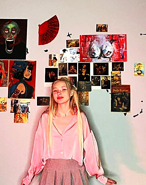 Thumbnail for Gorgeous 18 year old blonde webslut starts her OF