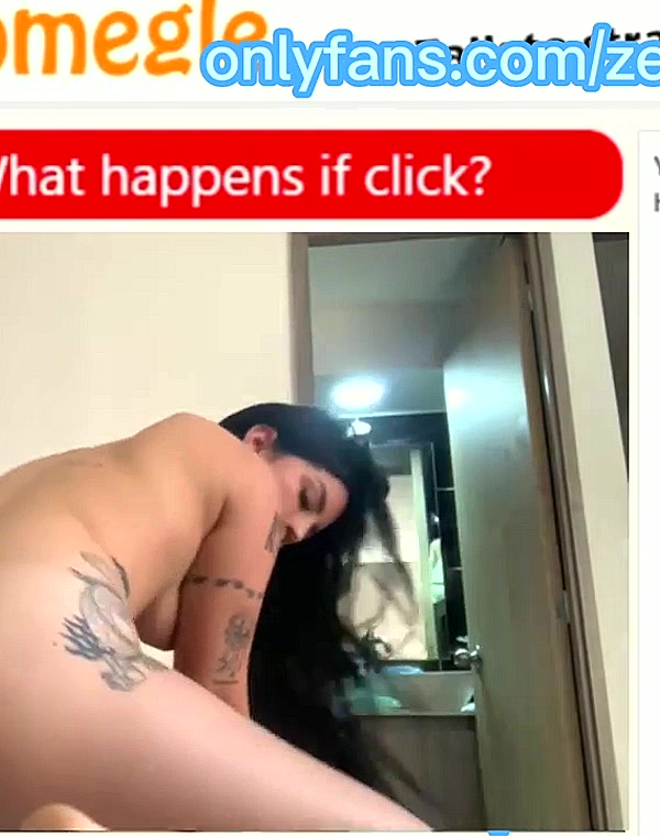 Thumbnail for PRETTY TEEN RIDES A PILLOW ON OMEGLE - MORE ON @ZELDASKY OF