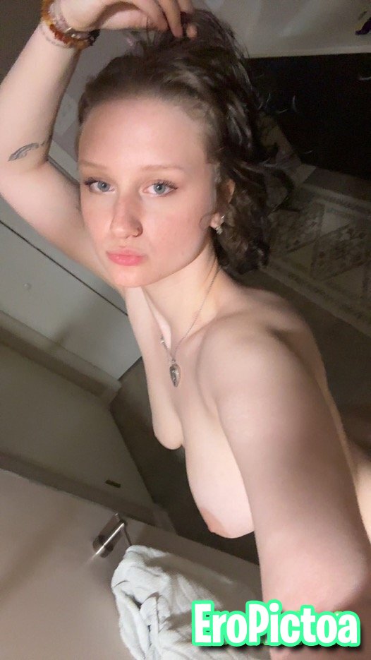Twitter slut 34 photo featuring leak - Part 6