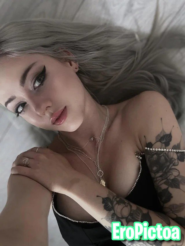 Farbenfuchs 4 photo featuring german influencer twitch instagram Farbenfuchs 4 photo featuring german influencer twitch instagram
