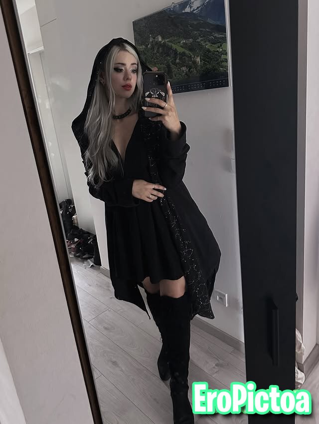 Farbenfuchs 4 photo featuring german influencer twitch instagram Farbenfuchs 4 photo featuring german influencer twitch instagram
