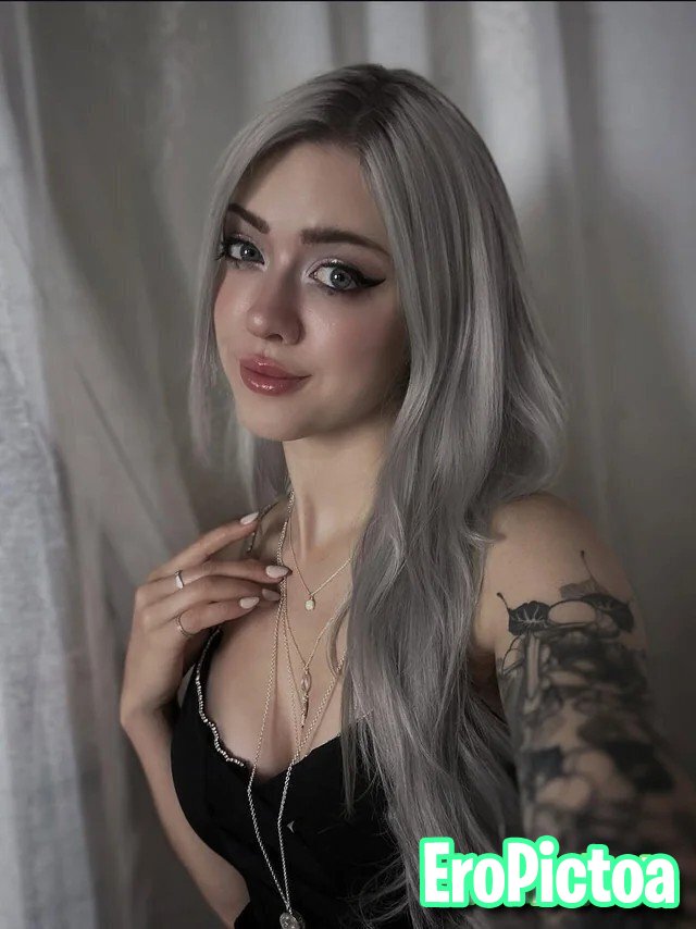Farbenfuchs 4 photo featuring german influencer twitch instagram Farbenfuchs 4 photo featuring german influencer twitch instagram