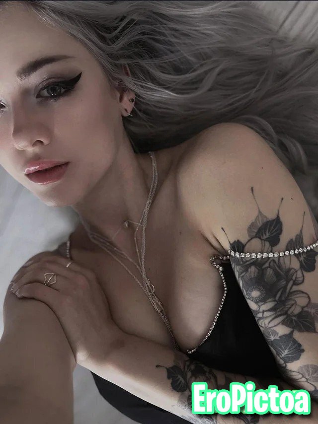 Farbenfuchs 4 photo featuring german influencer twitch instagram Farbenfuchs 4 photo featuring german influencer twitch instagram