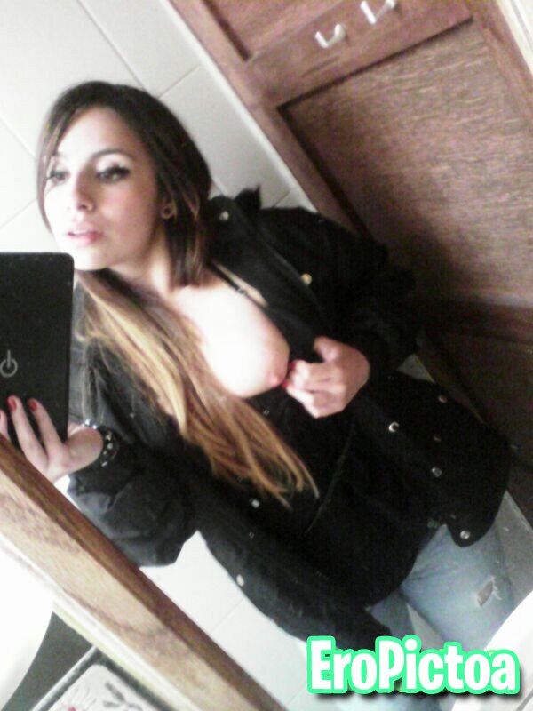 Brunette hottie photo featuring naked - Part 5