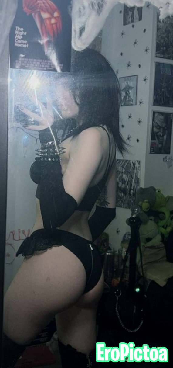 I'll leave you bleeding for me photo featuring sexy - Part 3