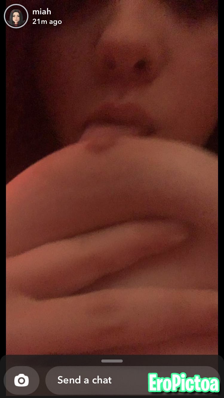Submitted Goth Webslut Miah photo featuring Snapchat