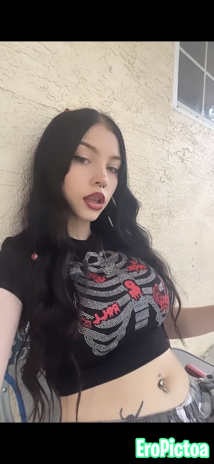Submitted Goth Webslut Miah photo featuring Webslut