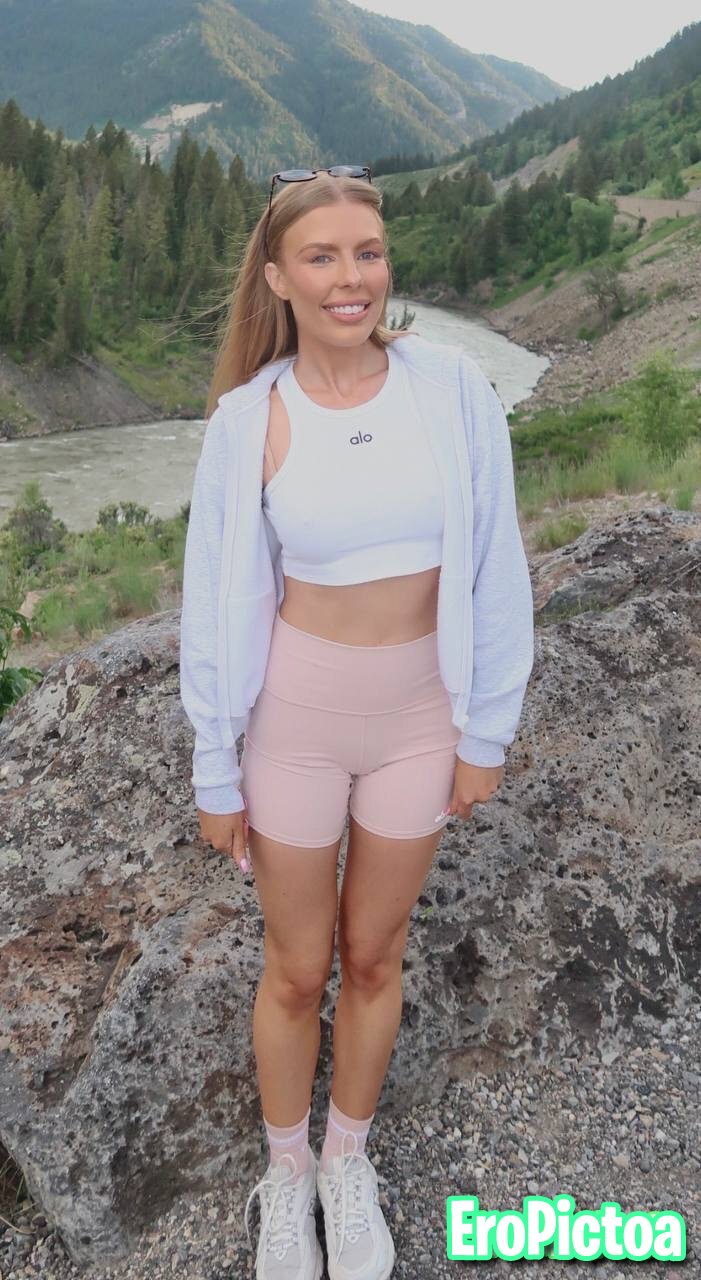 Submitted 30 Year Old Aussie Webslut Danni photo featuring Tits Submitted 30 Year Old Aussie Webslut Danni photo featuring Tits