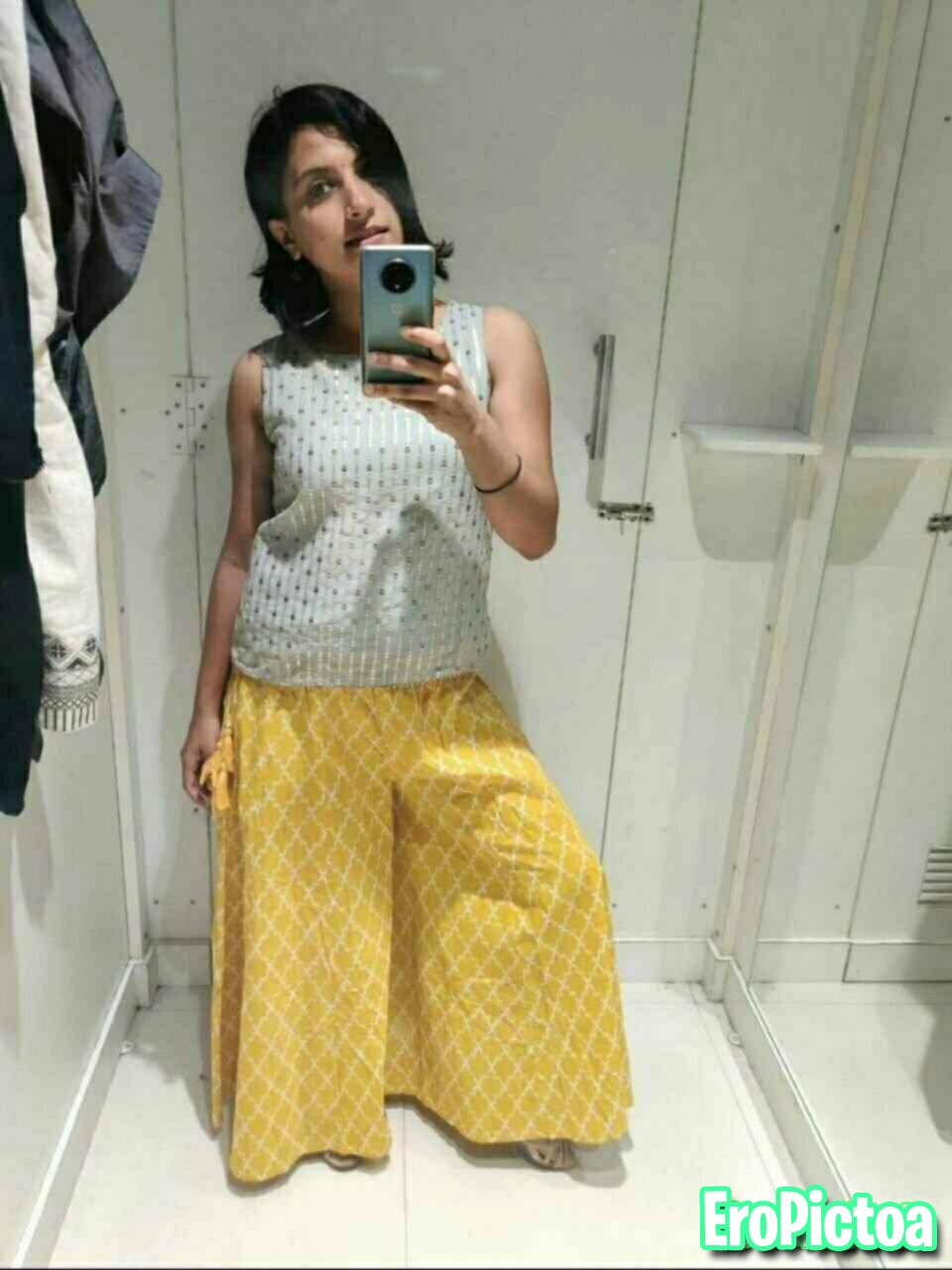 Indian webslut photo featuring amateur - Part 3