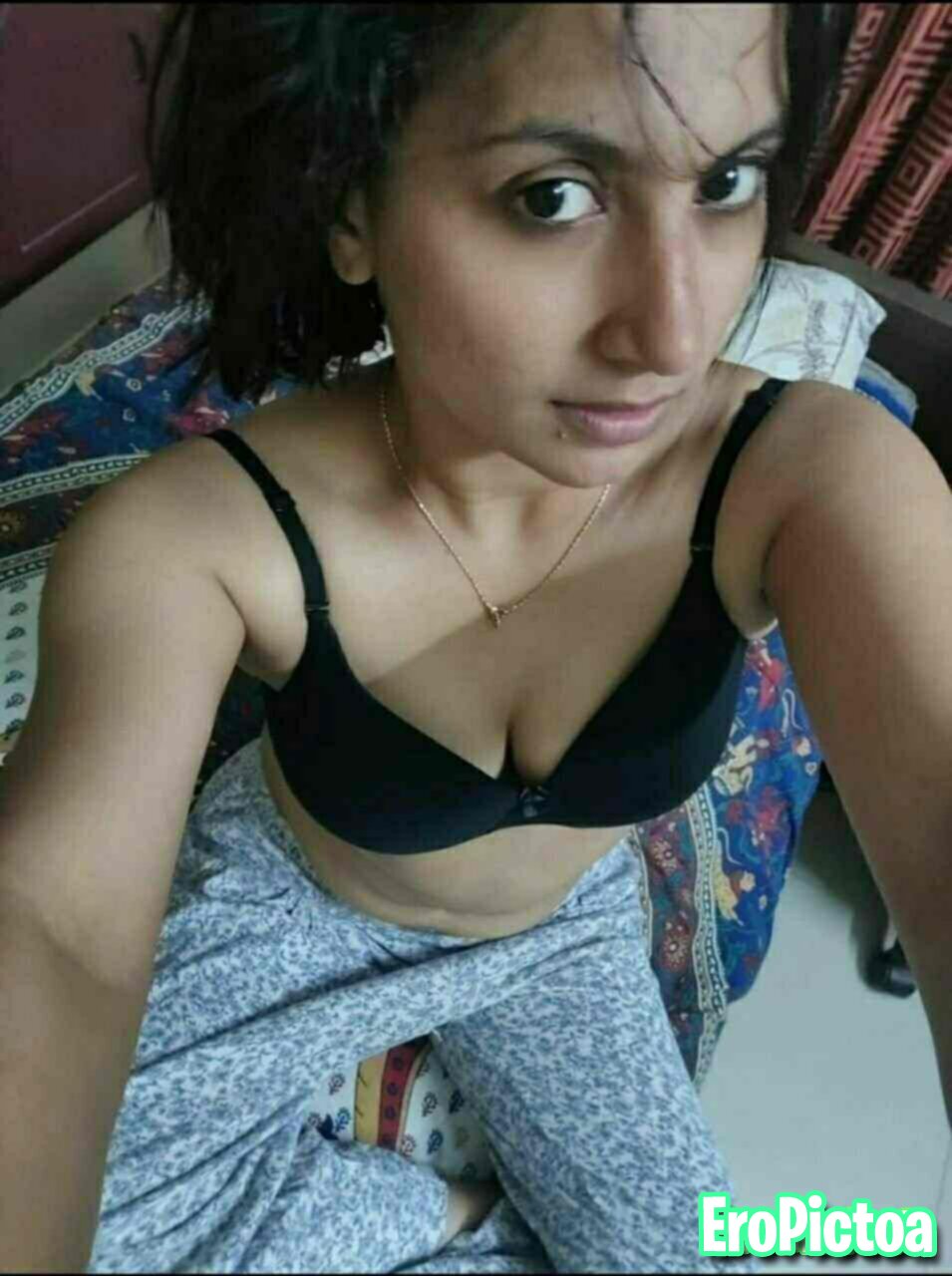 Indian webslut photo featuring indian - Part 1