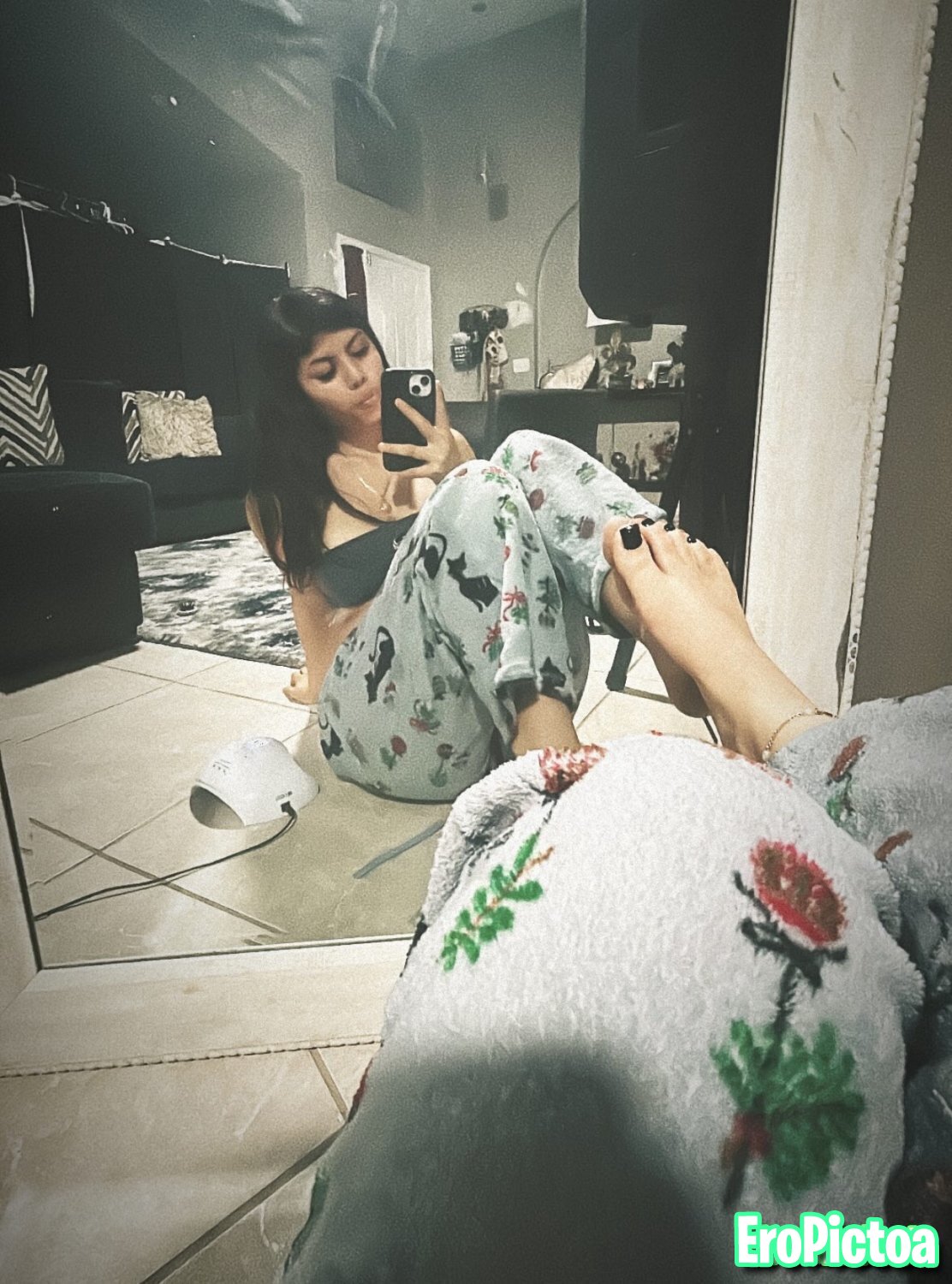 sexy latina photo featuring feet - Part 6