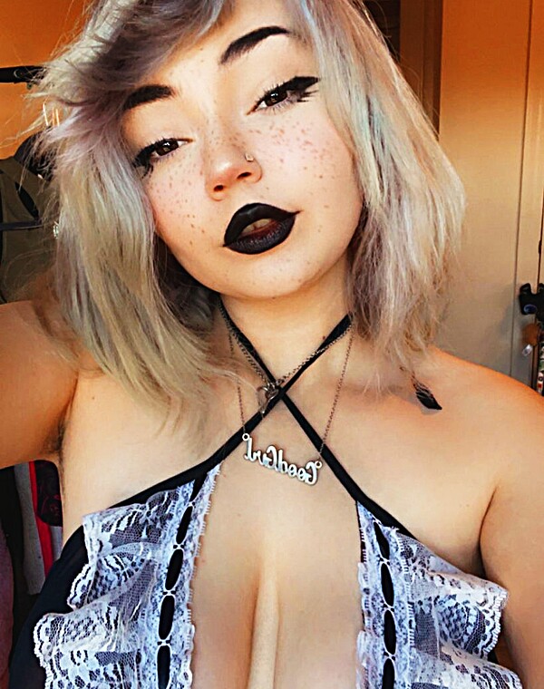 Thumbnail for Busty Emo Webslut🖤💦