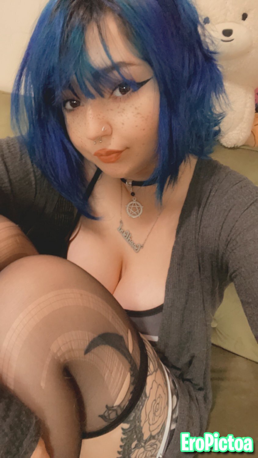 Busty Emo Webslut🖤💦 photo featuring goth tits - Part 69