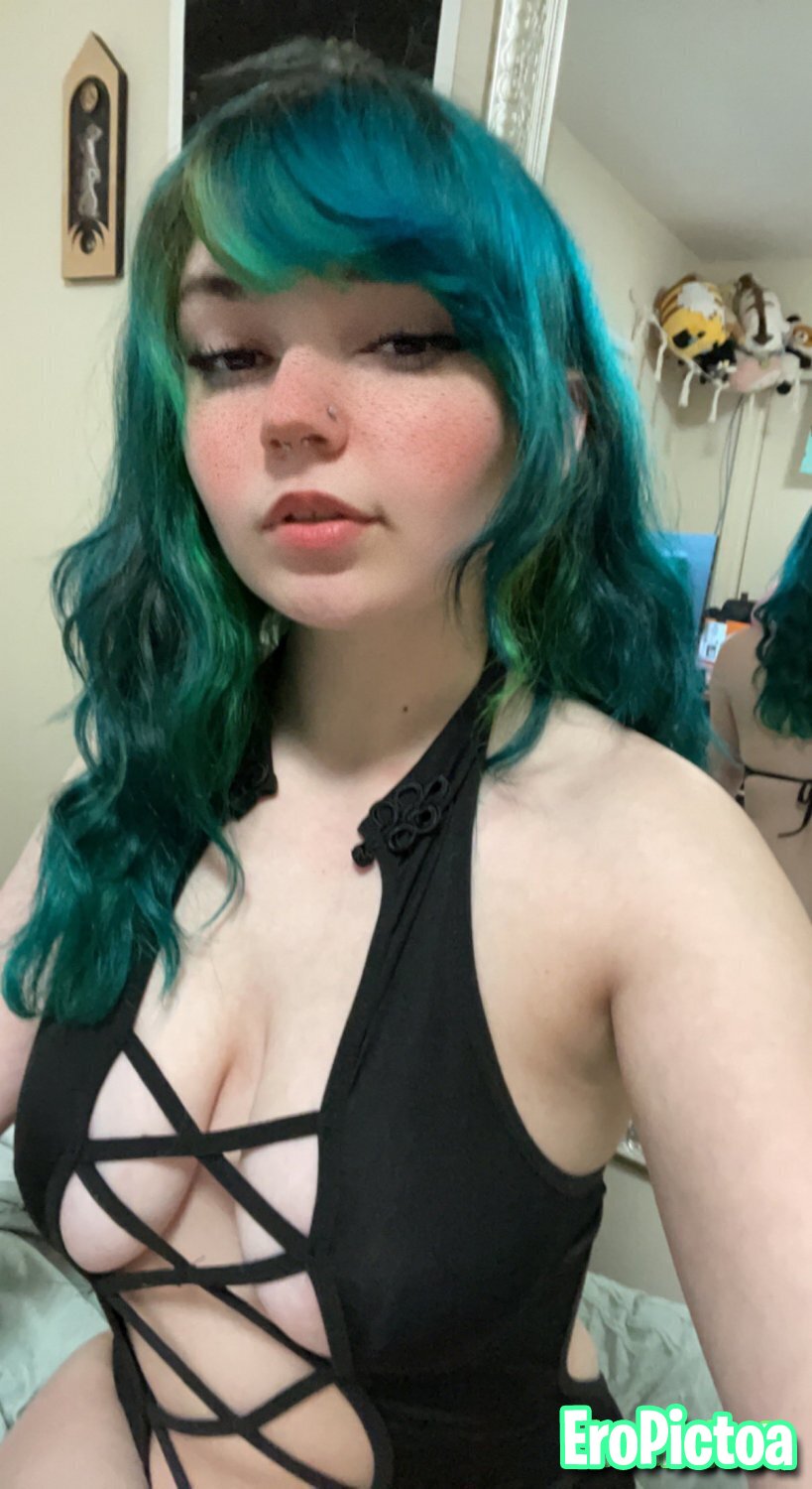 Busty Emo Webslut🖤💦 photo featuring goth milkers - Part 70