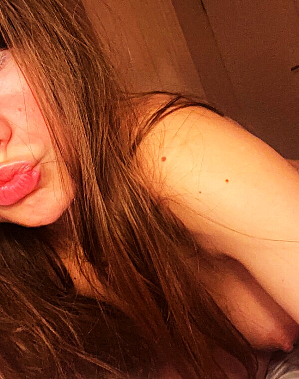 Thumbnail for Webslut 18 Rubs Wet Pussy Closeup Leak!