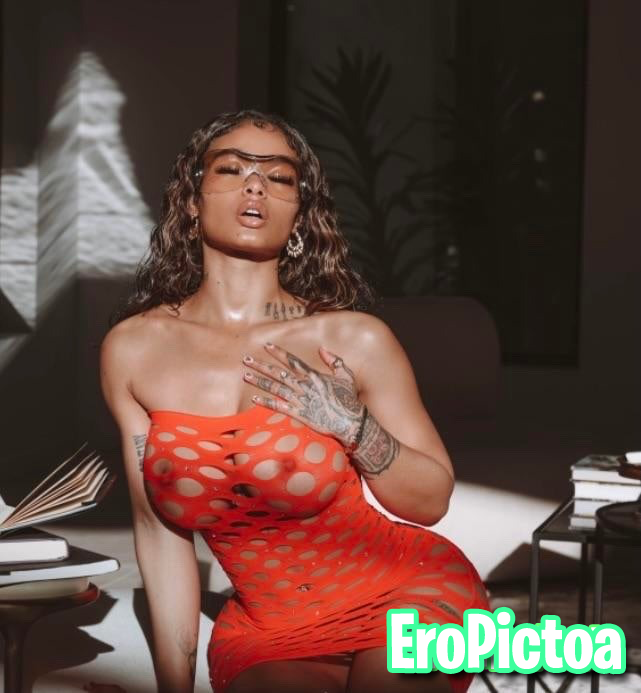🍑💦🥵India Love photo featuring IgBaddie