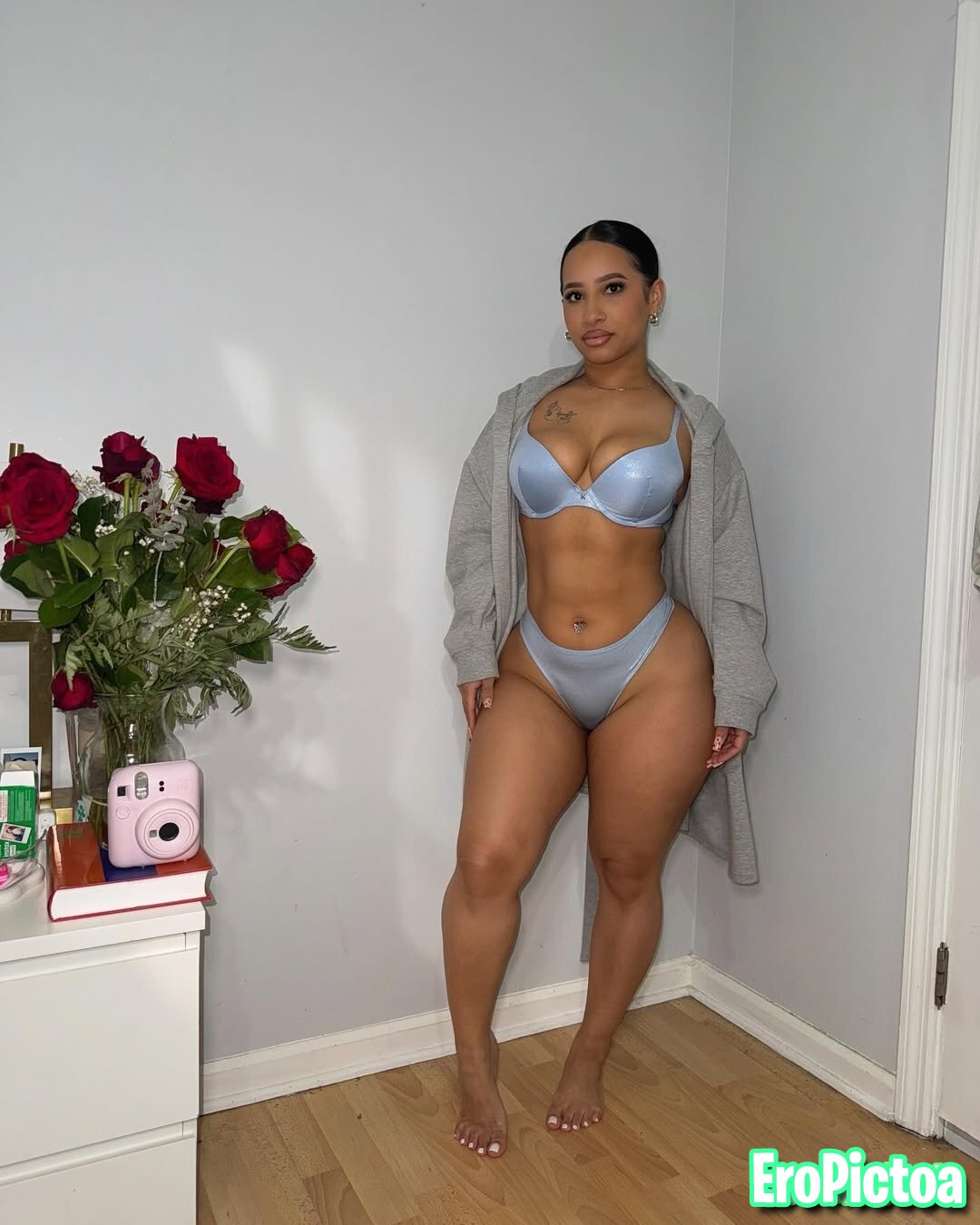trealcaroline IG BADDIE.AI photo featuring Baddie
