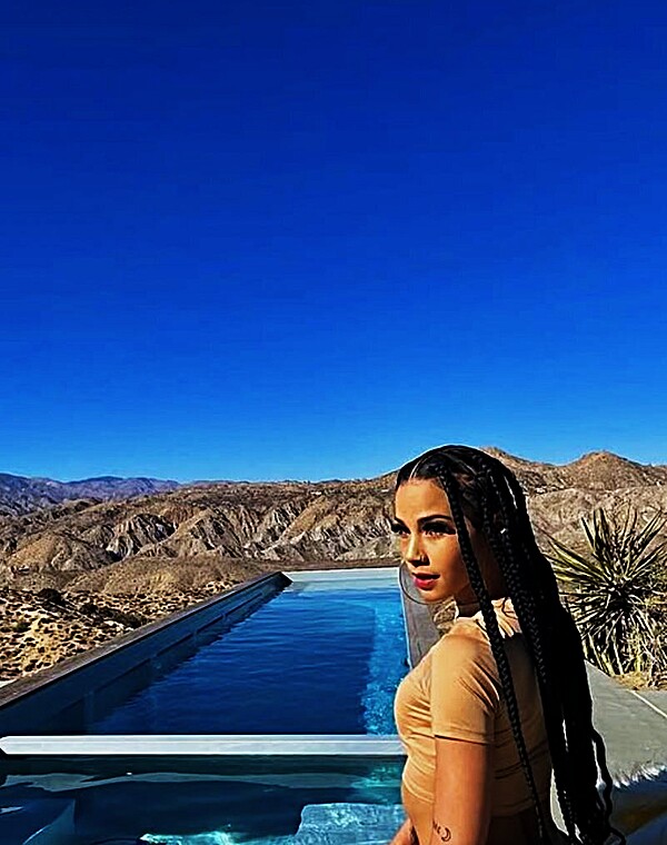Thumbnail for THIS PETITE LIGHTSKIN BADDIE from IG fucked my homie after a night out!!!! (sex videos at the end)